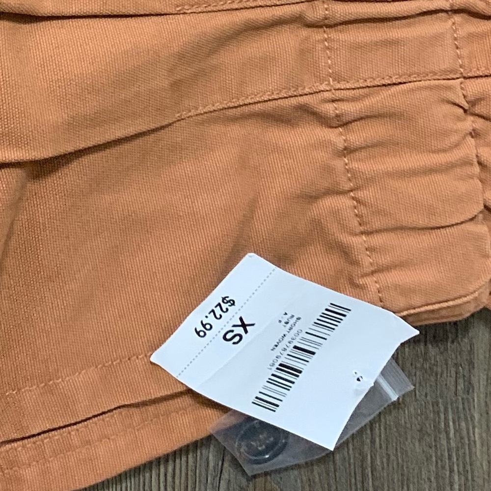 Tan High Waisted Scrunched Summer Shorts - Picture 3 of 3